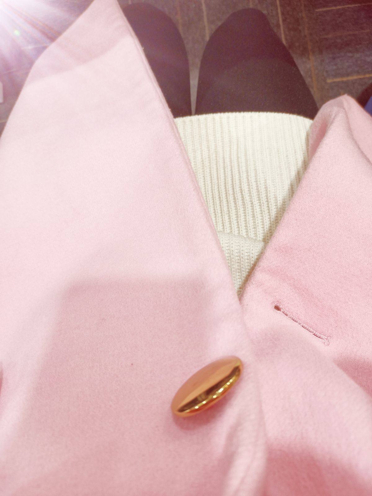 冬季保暖原始方法：把自己裹起来。 这个冬天没什么特别的保暖方