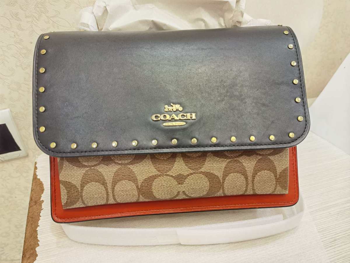 coachoutlet海淘klare遭遇瑕疵包  提醒大家：