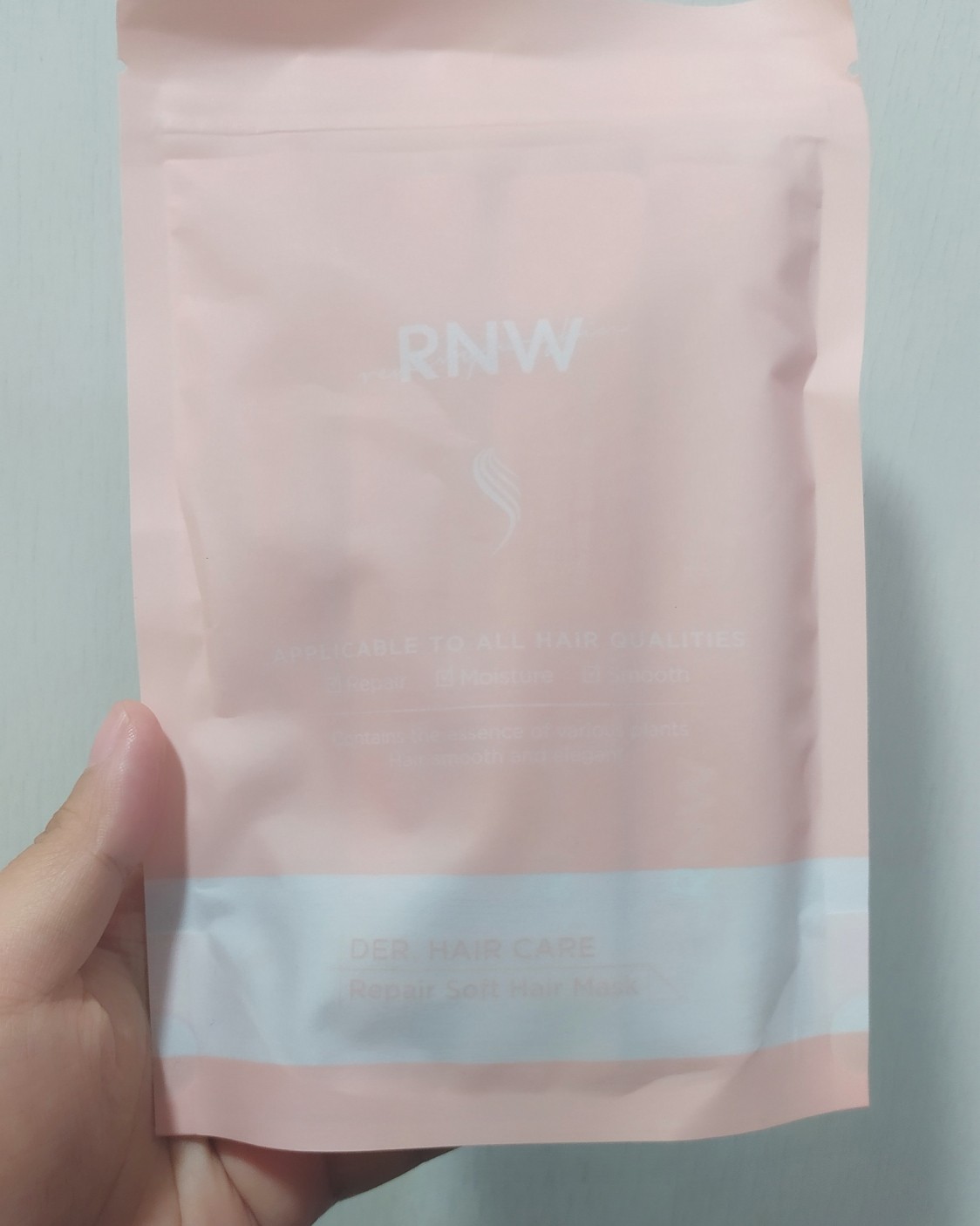 ✨RNW发膜  这个牌子发膜突然火🔥起来是因为王霏霏有，我