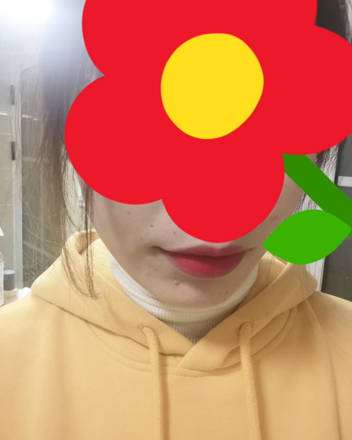 之前种草了这个黑兔马卡龙唇泥，质地很干，所以，上嘴前建议涂一
