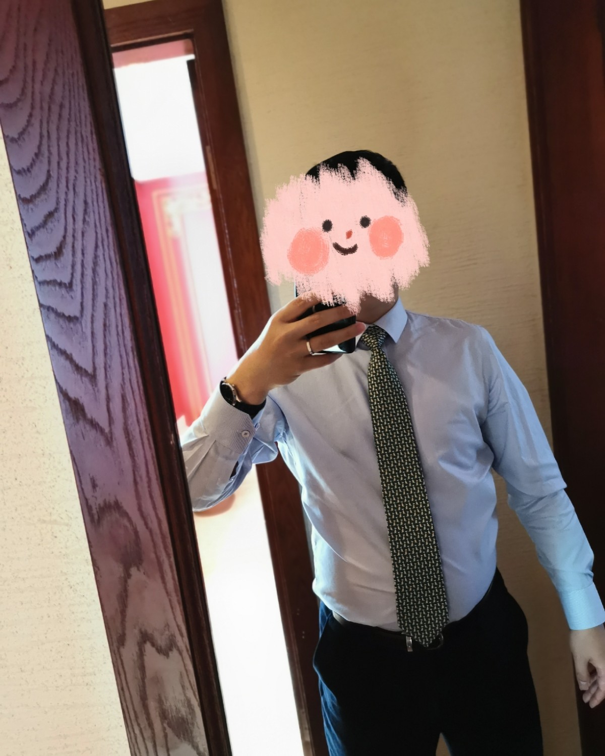 菲拉格慕领带动物系列都很有特色，之前在国外游玩的时候买过一条