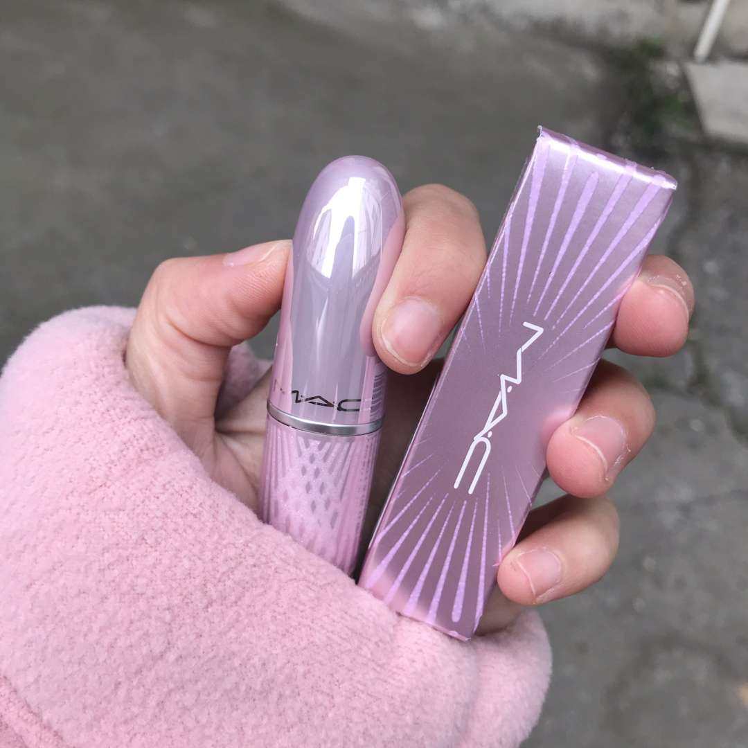 #7天口红挑战# Mac 2020圣诞节限定，色号是snow