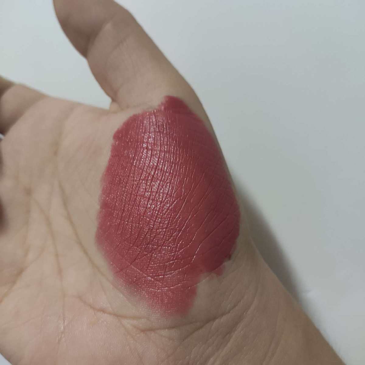 7天口红打卡挑战-day5.  口红是阿玛尼小胖丁506。 