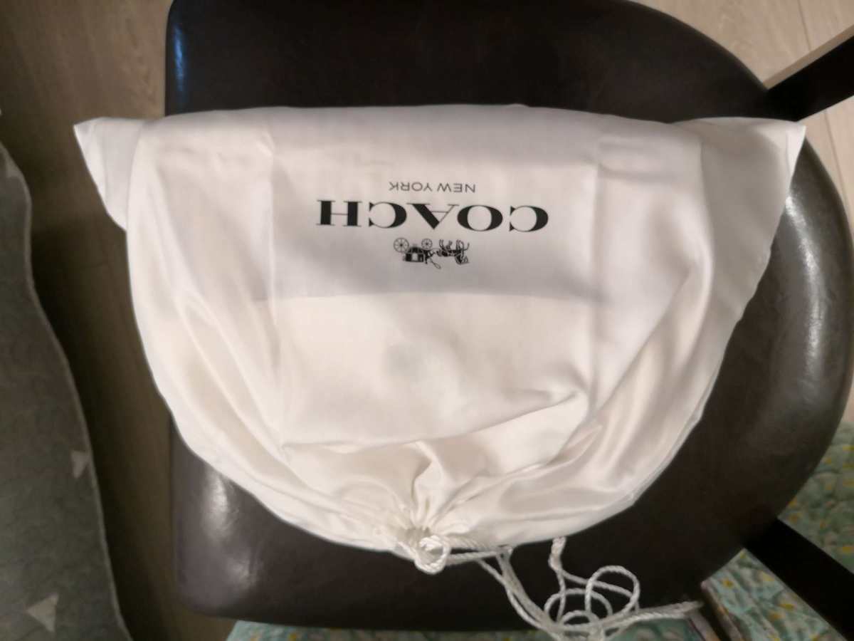 第一次下单蔻驰到货了，很开心呀！之前用Q Q邮箱下了2单，秒