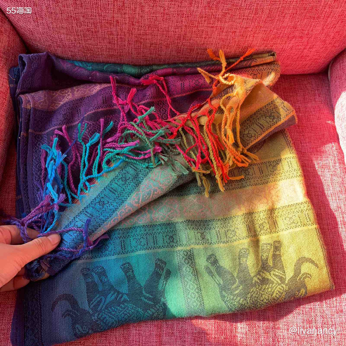 彩色小象围巾  ✨这款围巾还是之前旅游的时候买的，是一款渐变