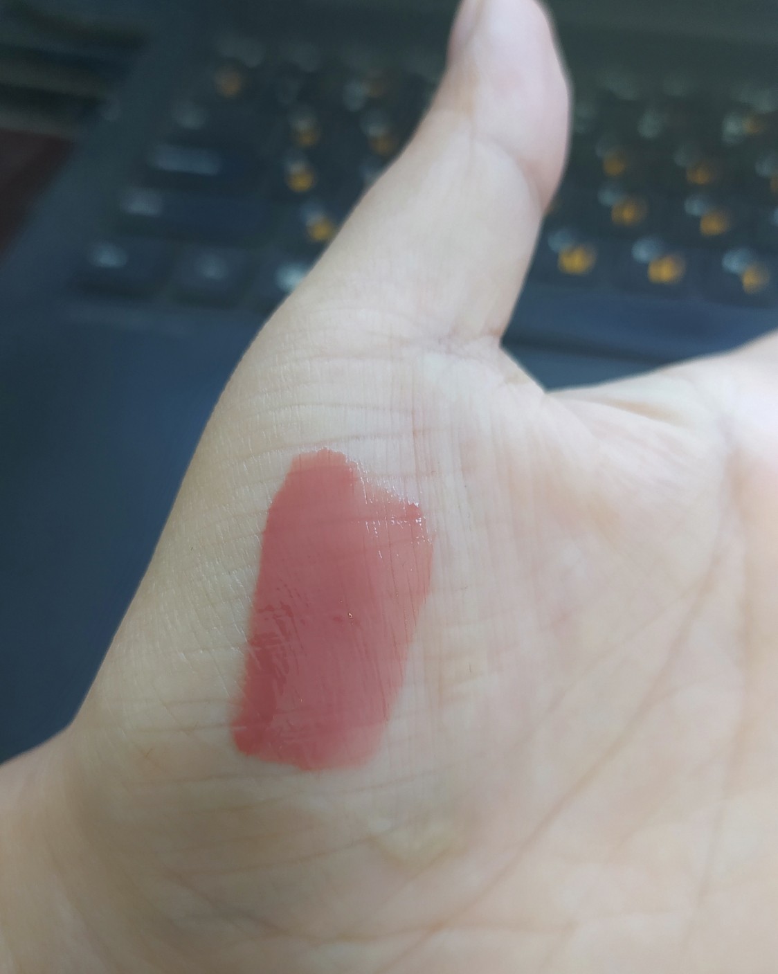 ✨7天口红挑战  又到一周之初周一了，今天上班还是用的裸色唇