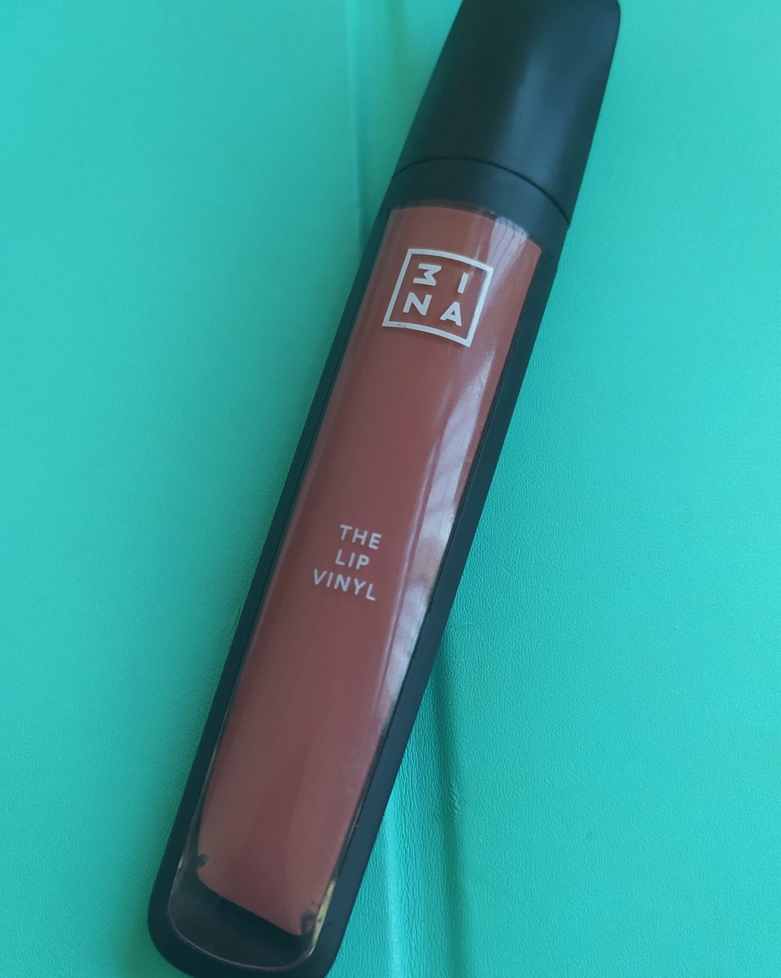 ✨7天口红挑战  又到一周之初周一了，今天上班还是用的裸色唇