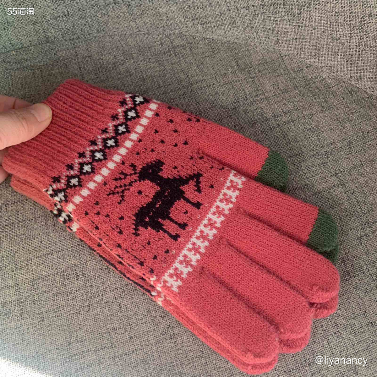 毛线手套  ✨本来我是有个拉绒手套的，北京现在的天气用着薄厚