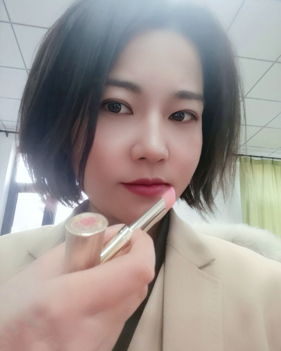 💄七天口红挑战 Day 6 今天涂的是秀丽韩的变色润唇膏。
