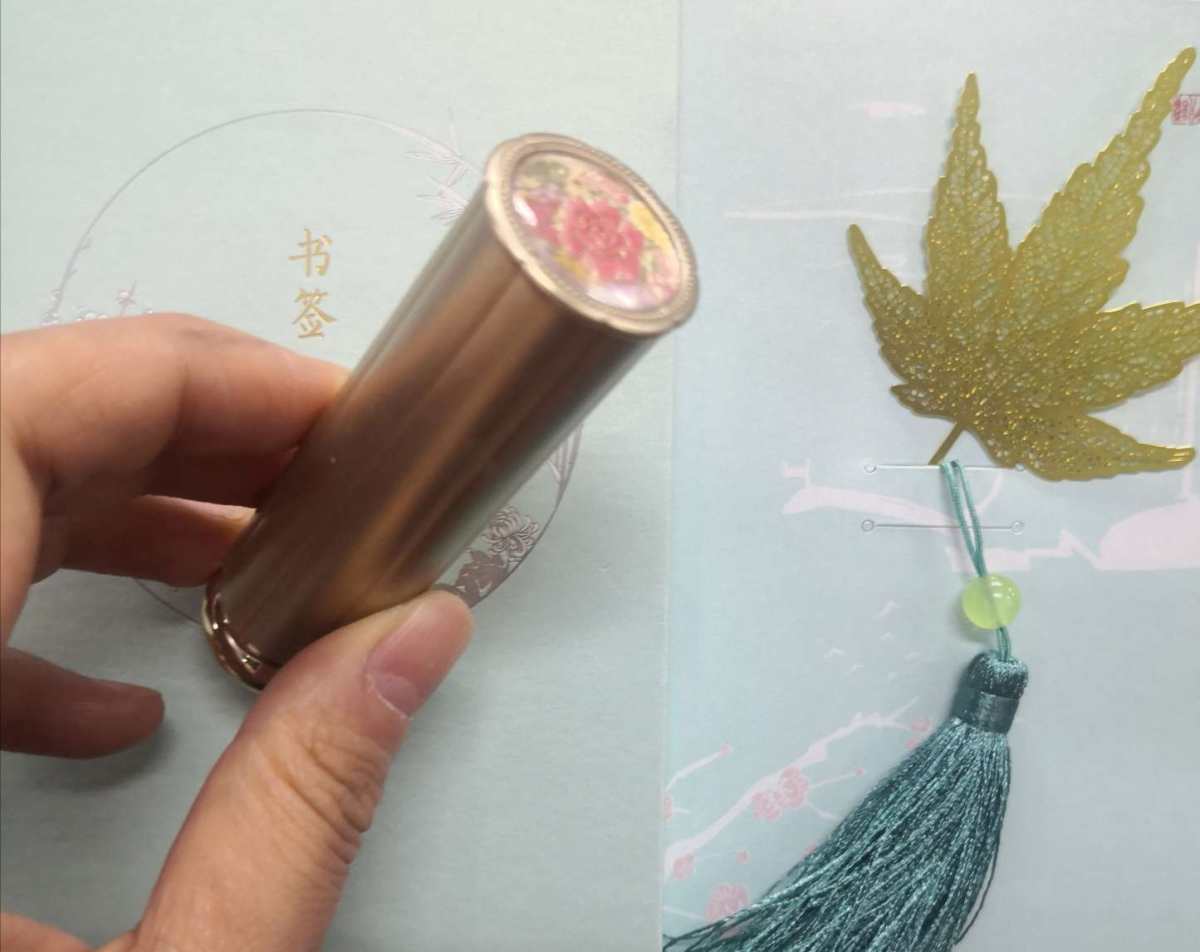 💄七天口红挑战 Day 6 今天涂的是秀丽韩的变色润唇膏。