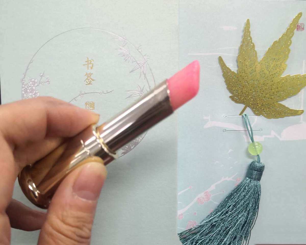 💄七天口红挑战 Day 6 今天涂的是秀丽韩的变色润唇膏。