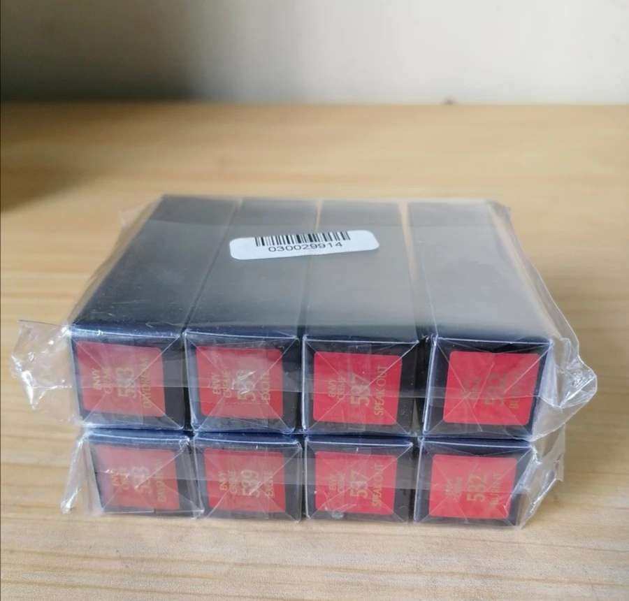 黑五雅诗兰黛倾慕口红开箱  今天又收到一波黑五的剁手成果，我