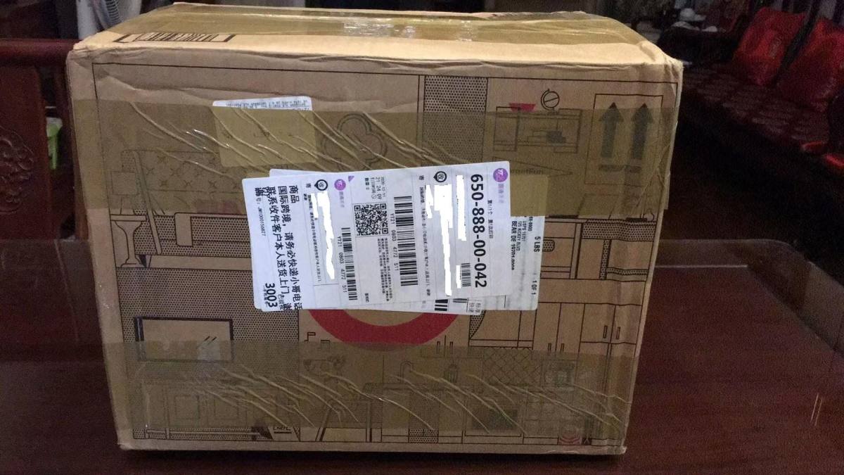 快过年了给家里小朋友海淘了几个玩具。最喜欢的就是这款小黄人的
