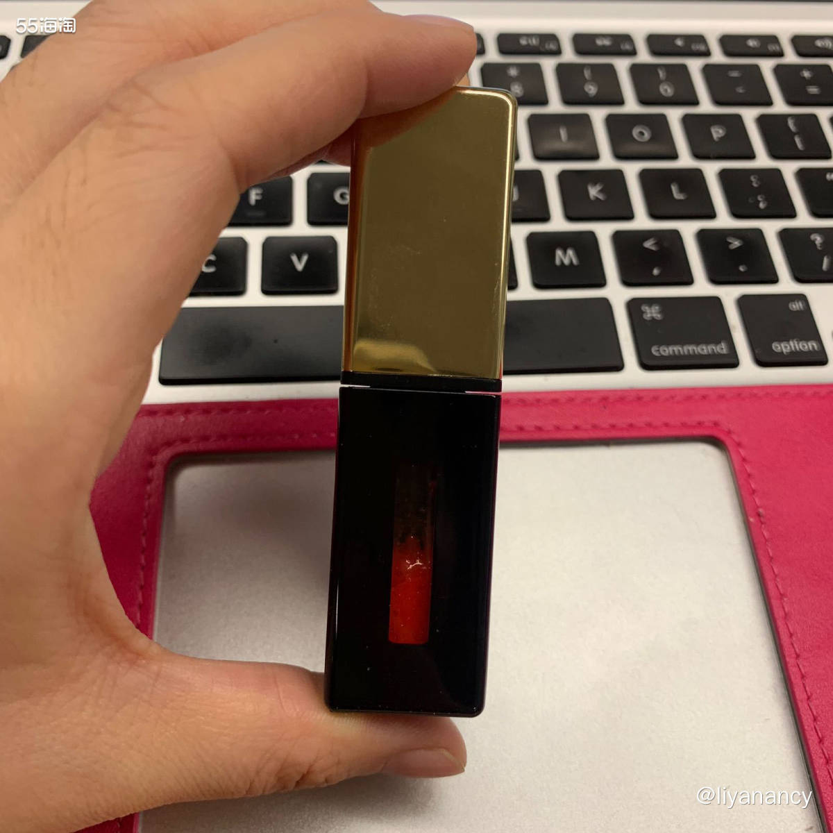 ysl08号唇釉  ✨这款是ysl家的镜面唇釉08，这个系列