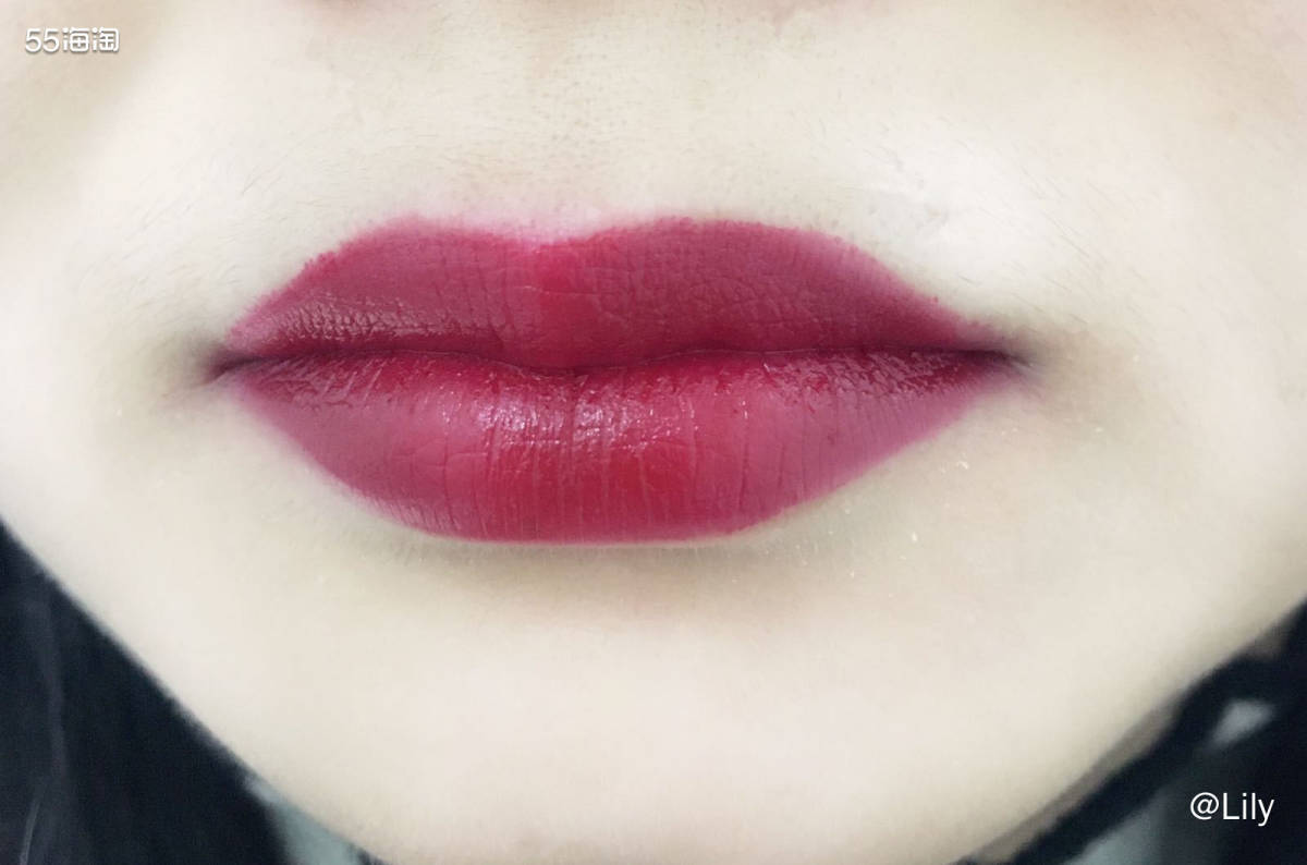 Day 4 露华浓黑管唇膏限量版745 今天用的是露华浓黑管
