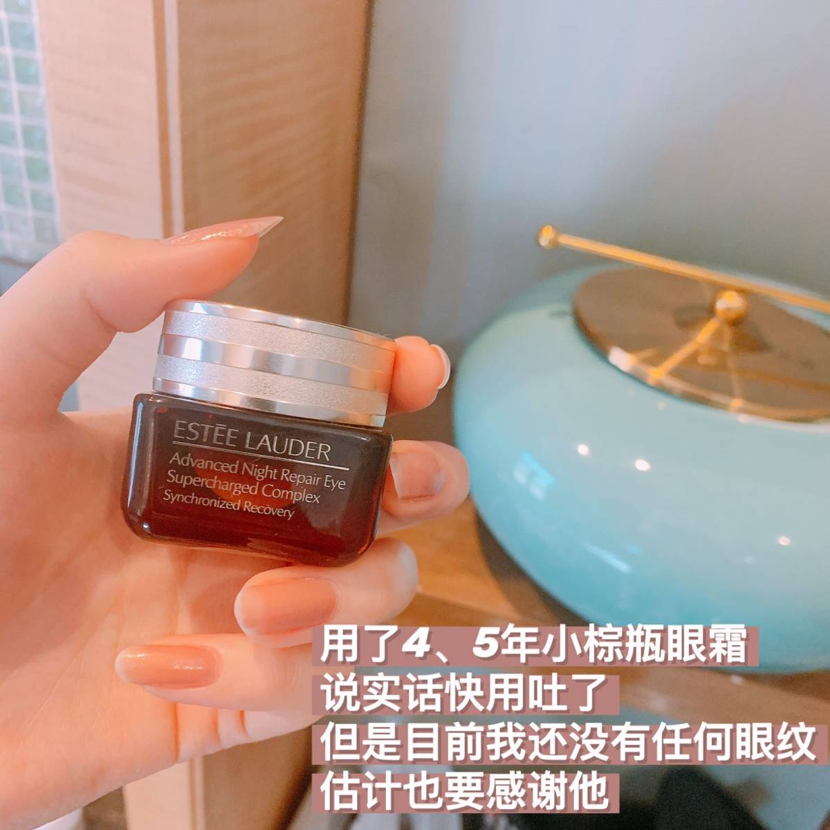 来泡两天温泉♨，带的护肤品就这些啦～ 我本人是油痘皮，很油很