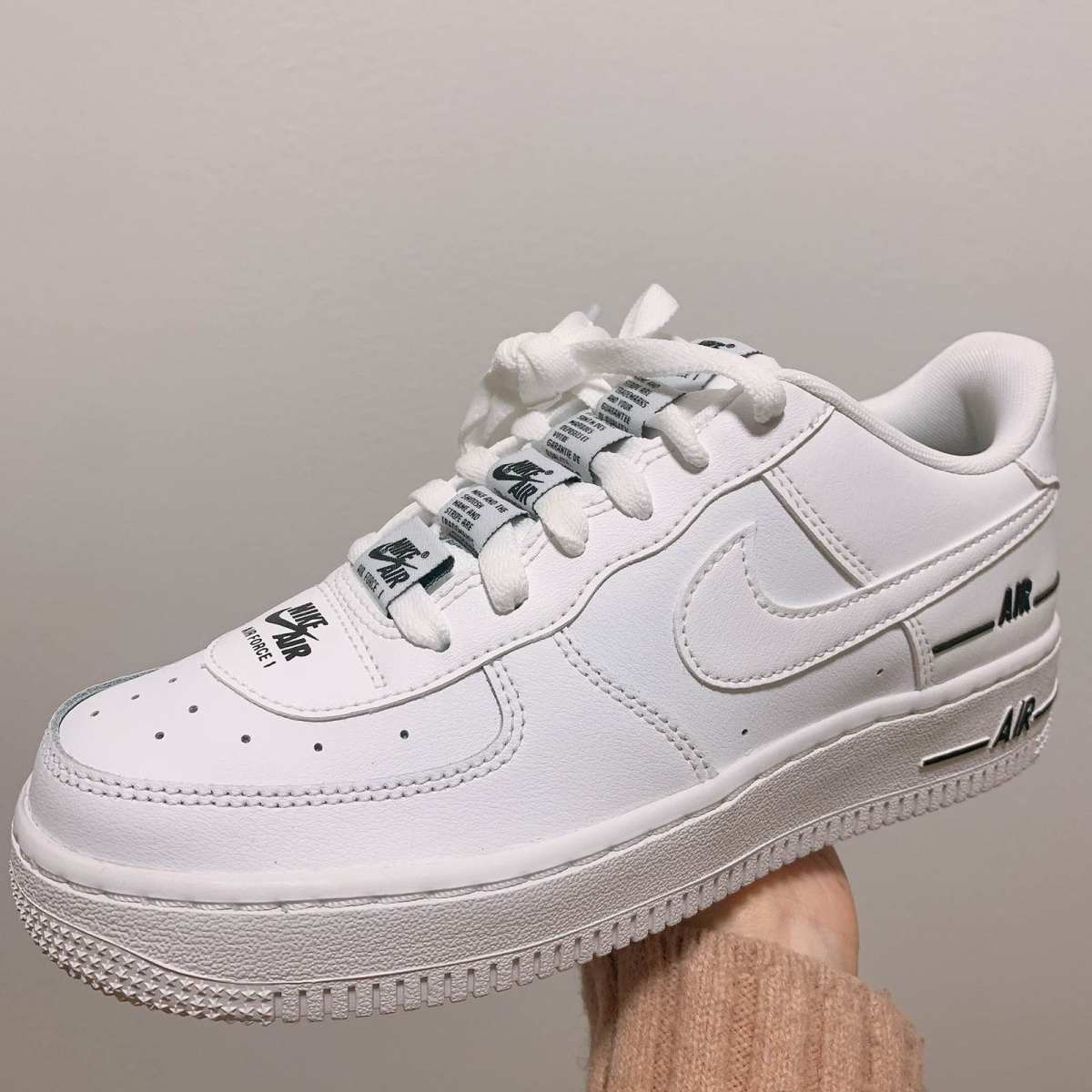 AF1白黑开箱！ 在flx买了两双af1白黑，听说这双白黑可