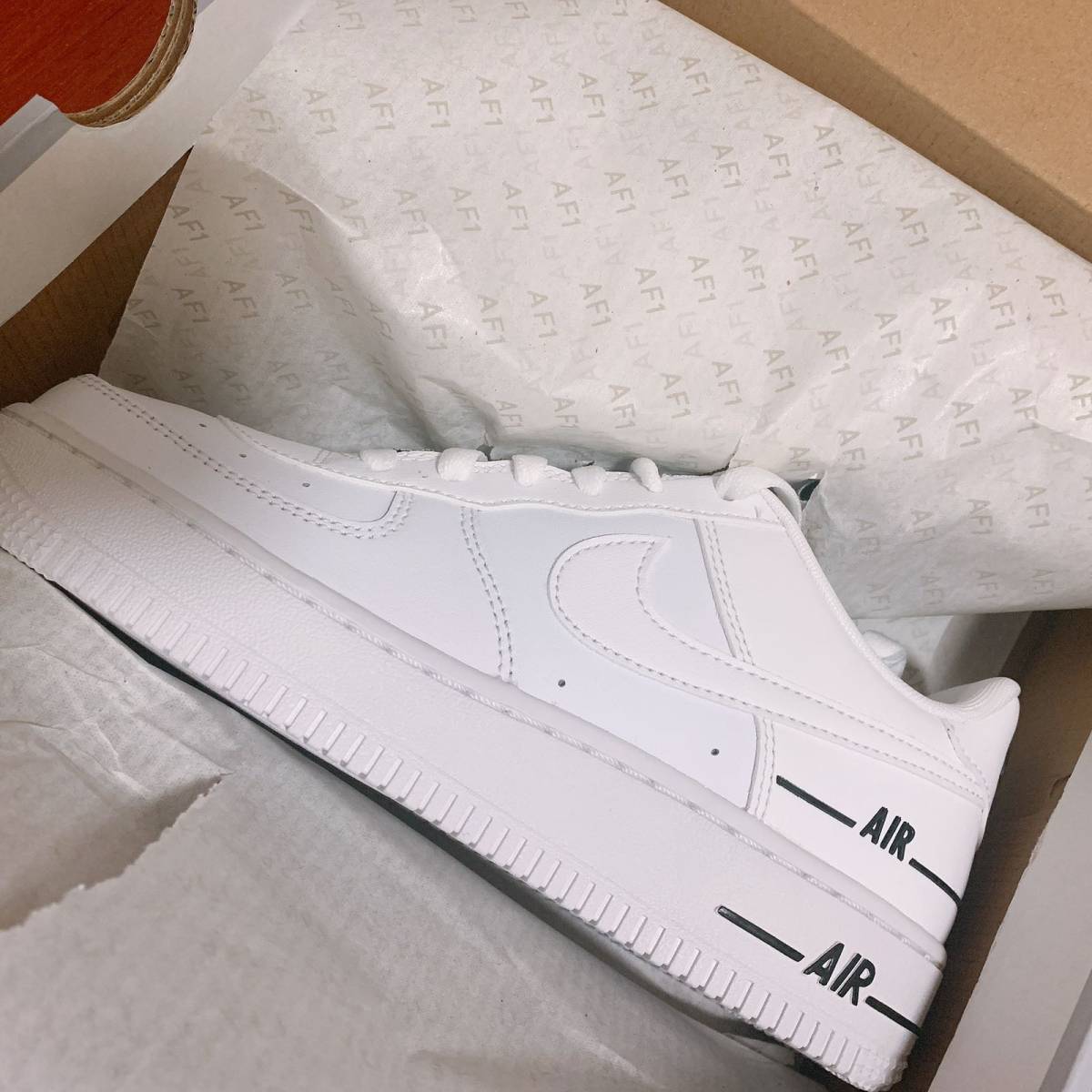 AF1白黑开箱！ 在flx买了两双af1白黑，听说这双白黑可