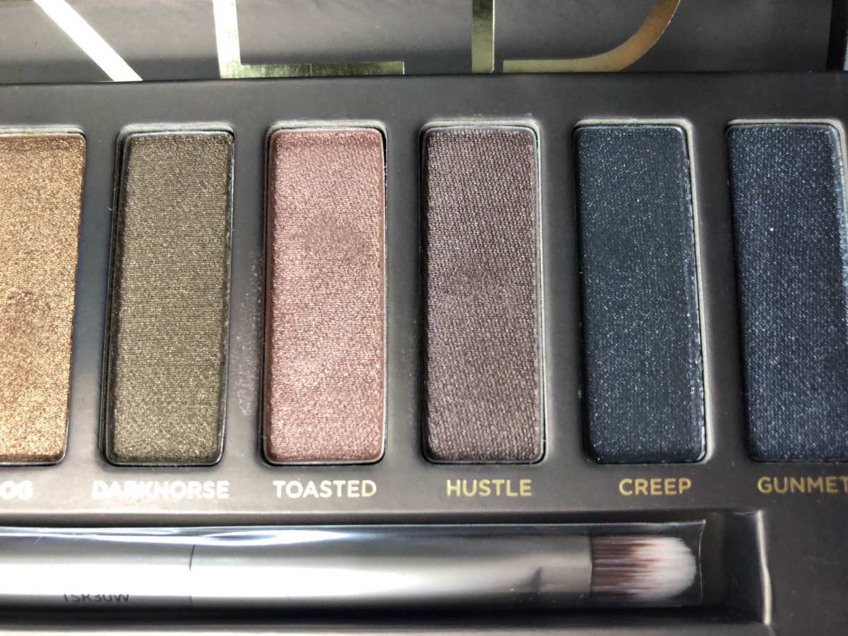 urbandecay1代盘 没想到1代盘是丝绒包装，包装绝了
