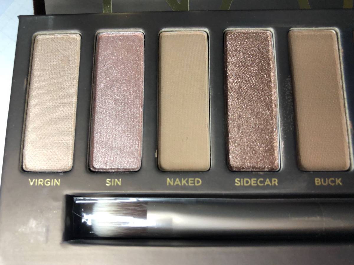 urbandecay1代盘 没想到1代盘是丝绒包装，包装绝了
