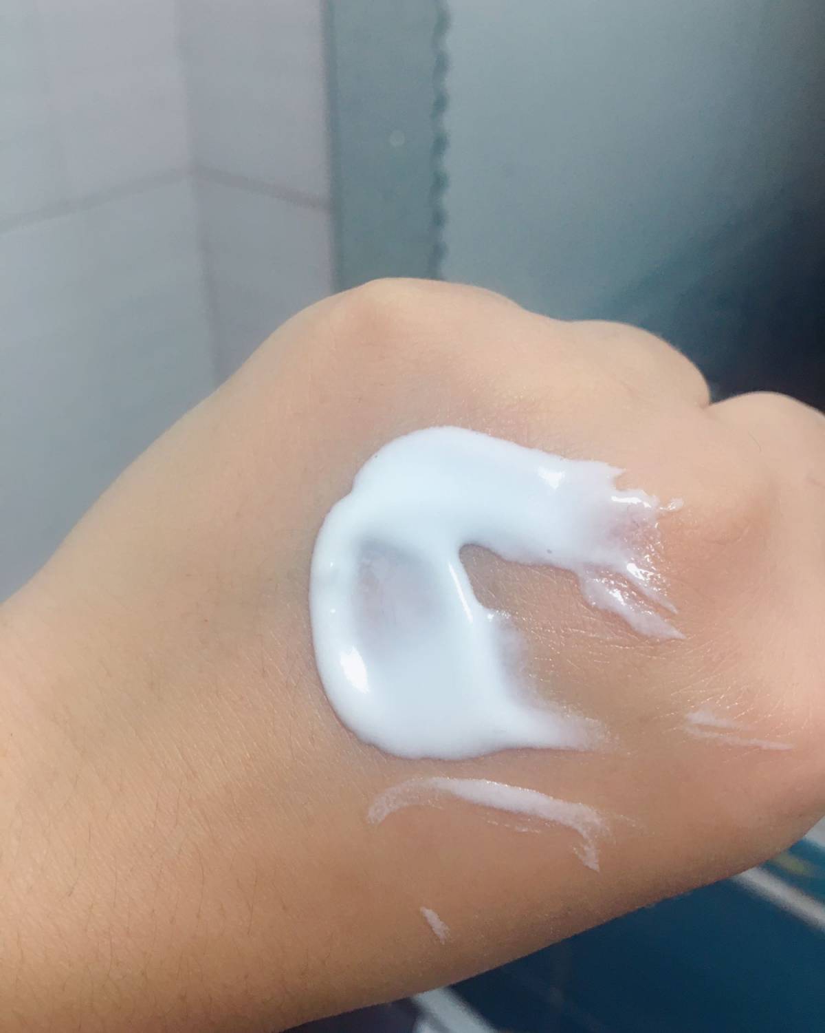 Day 2  今天的面膜是雅漾舒缓保湿面膜，也就是被称为芙蓉