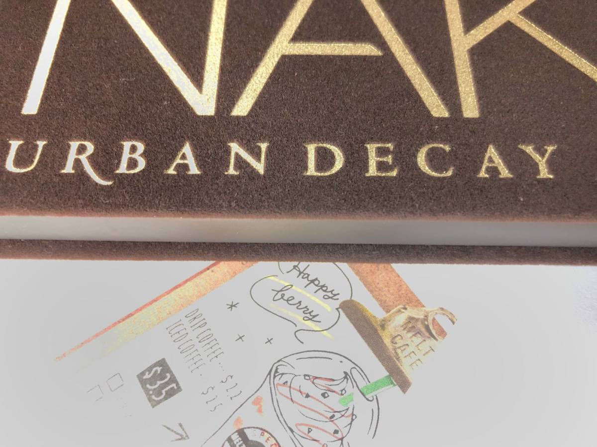 urbandecay1代盘 没想到1代盘是丝绒包装，包装绝了