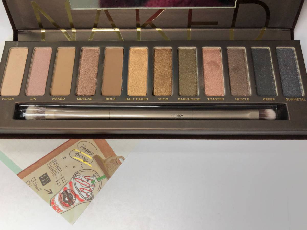urbandecay1代盘 没想到1代盘是丝绒包装，包装绝了