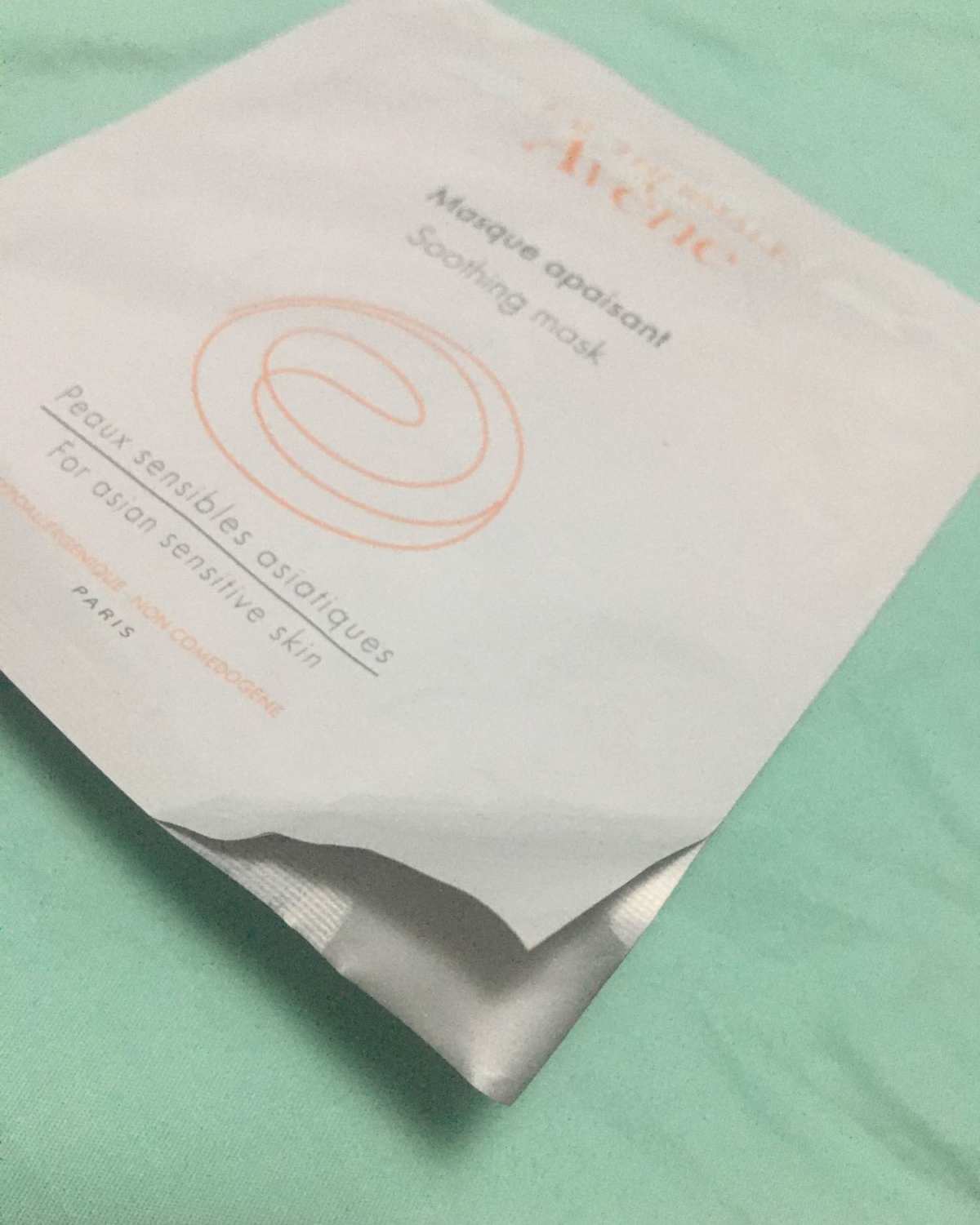 Day 5 按着昨天的计划，今天的面膜是雅漾修护舒缓面膜。 
