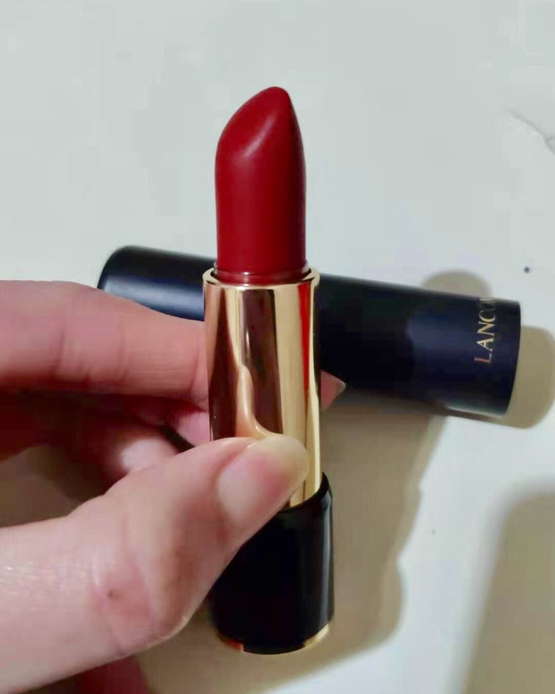 晚饭前看到新的口红💄挑战，吓得我吃完饭立马补了个口红～  