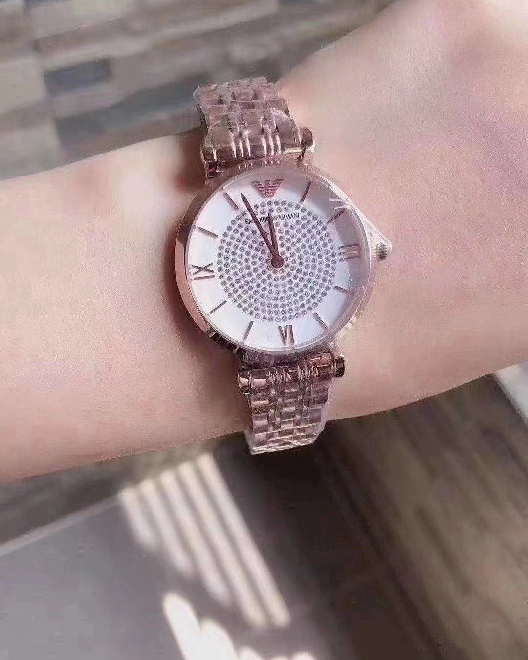 圣诞礼物现货,阿玛尼满天星玫瑰金石英女表ar11244 表盘直径32mm,淡雅