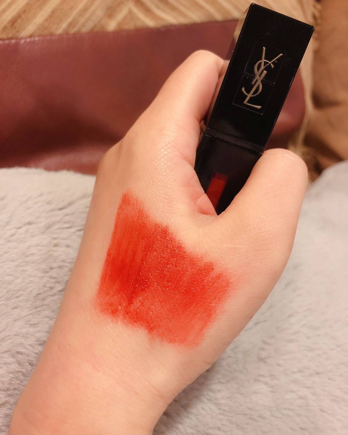 今天宠幸的是我的ysl黑管💄了， 一到冬天，嘴巴👄特别容