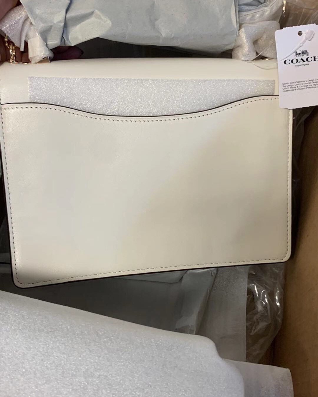 蔻驰新款风琴好看哭了~💐  最新款! ! ! Coach 