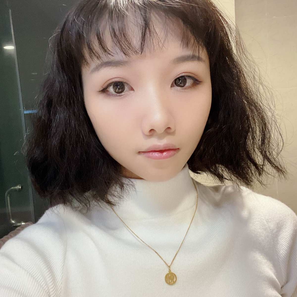 口红打卡第三天 图一裸唇，图二兰蔻126打底， 图三阿玛尼4