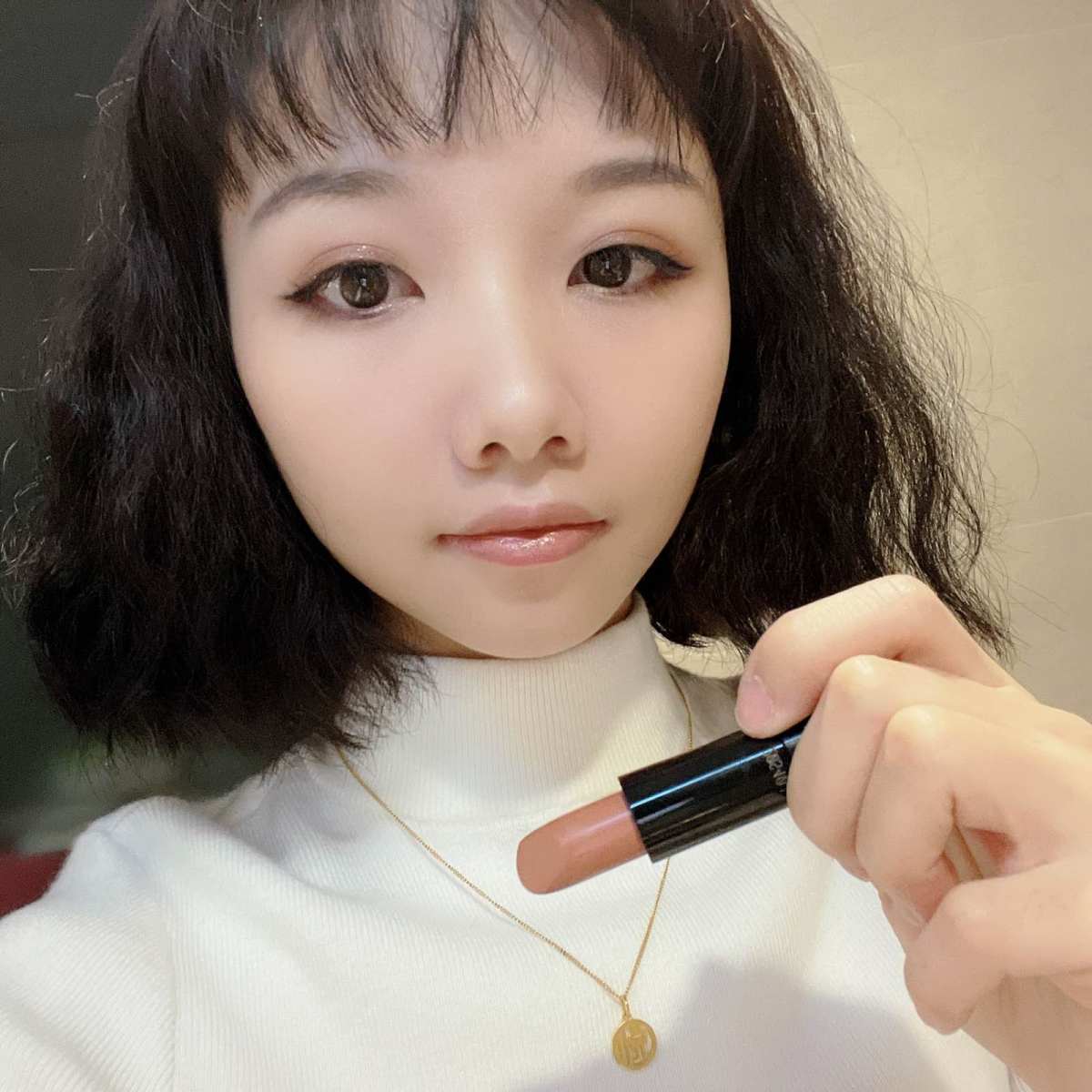 口红打卡第三天 图一裸唇，图二兰蔻126打底， 图三阿玛尼4