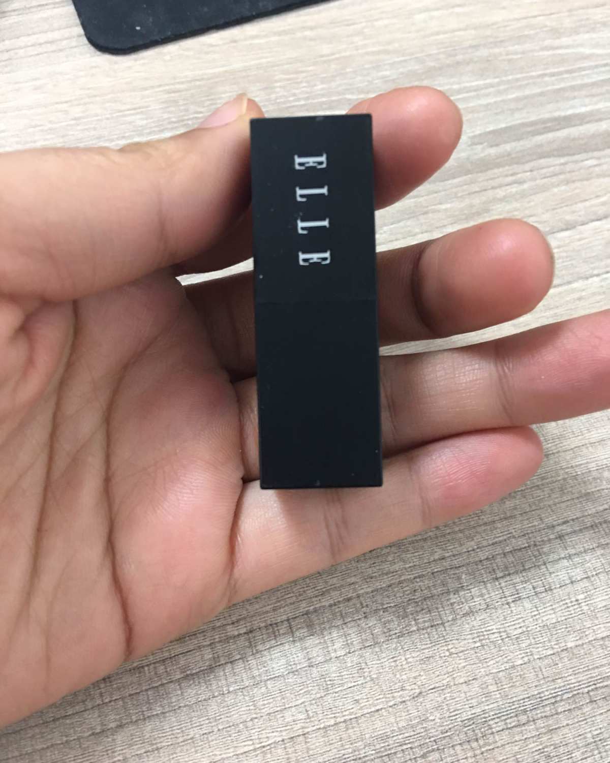 Day2-七天口红挑战，昨天外出，没时间拍，今天试ELLE的
