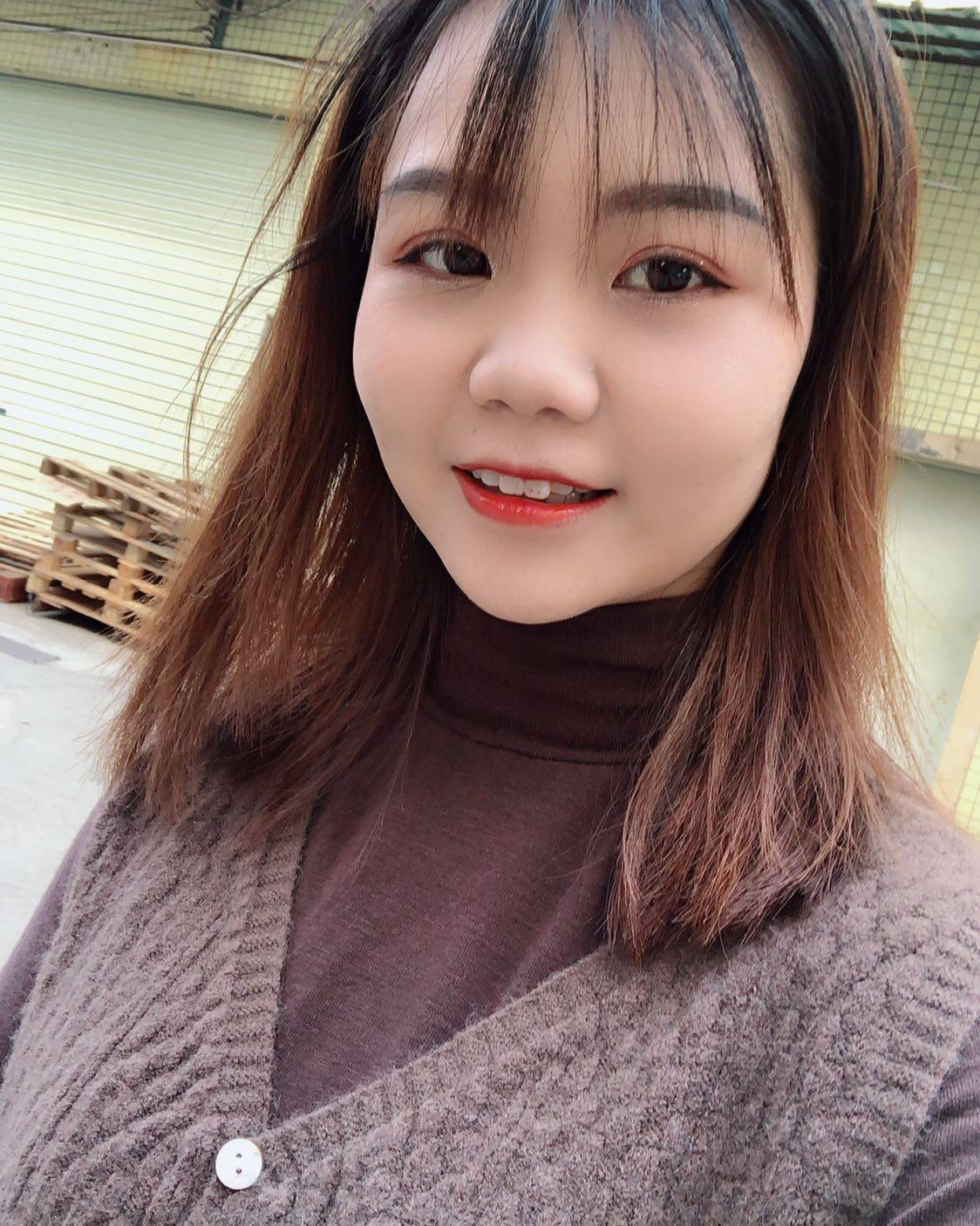 Day5 今日的口红ysl212，这只刚出的时候就很火，然后