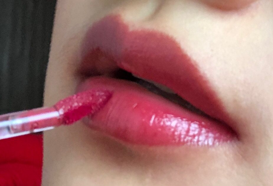 七天口红挑战 今天涂的是完美日记的水光唇釉，色号是H13肉桂