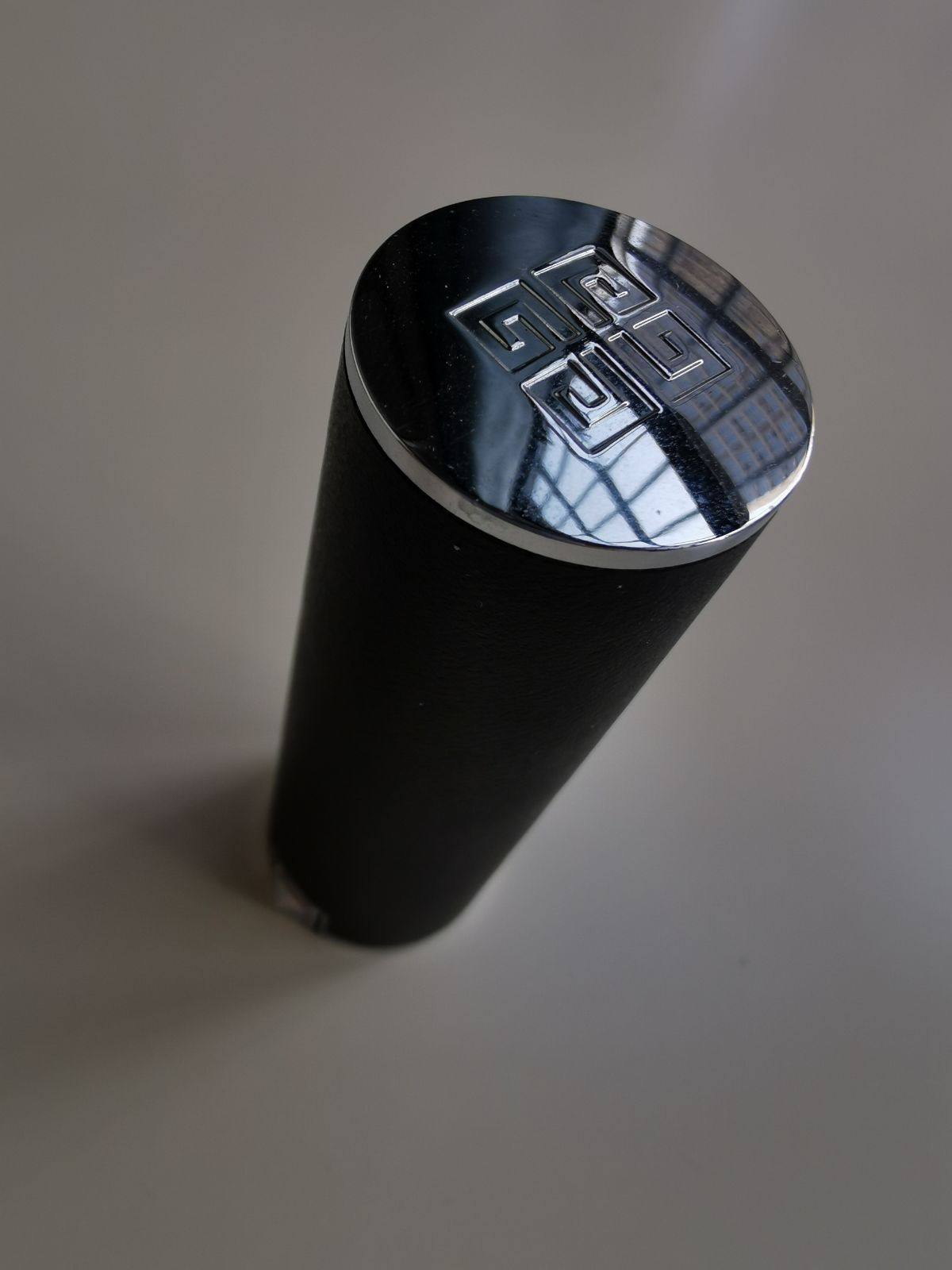 #7天口红挑战#今天涂的是纪梵希小羊皮306，带点俏皮的正番