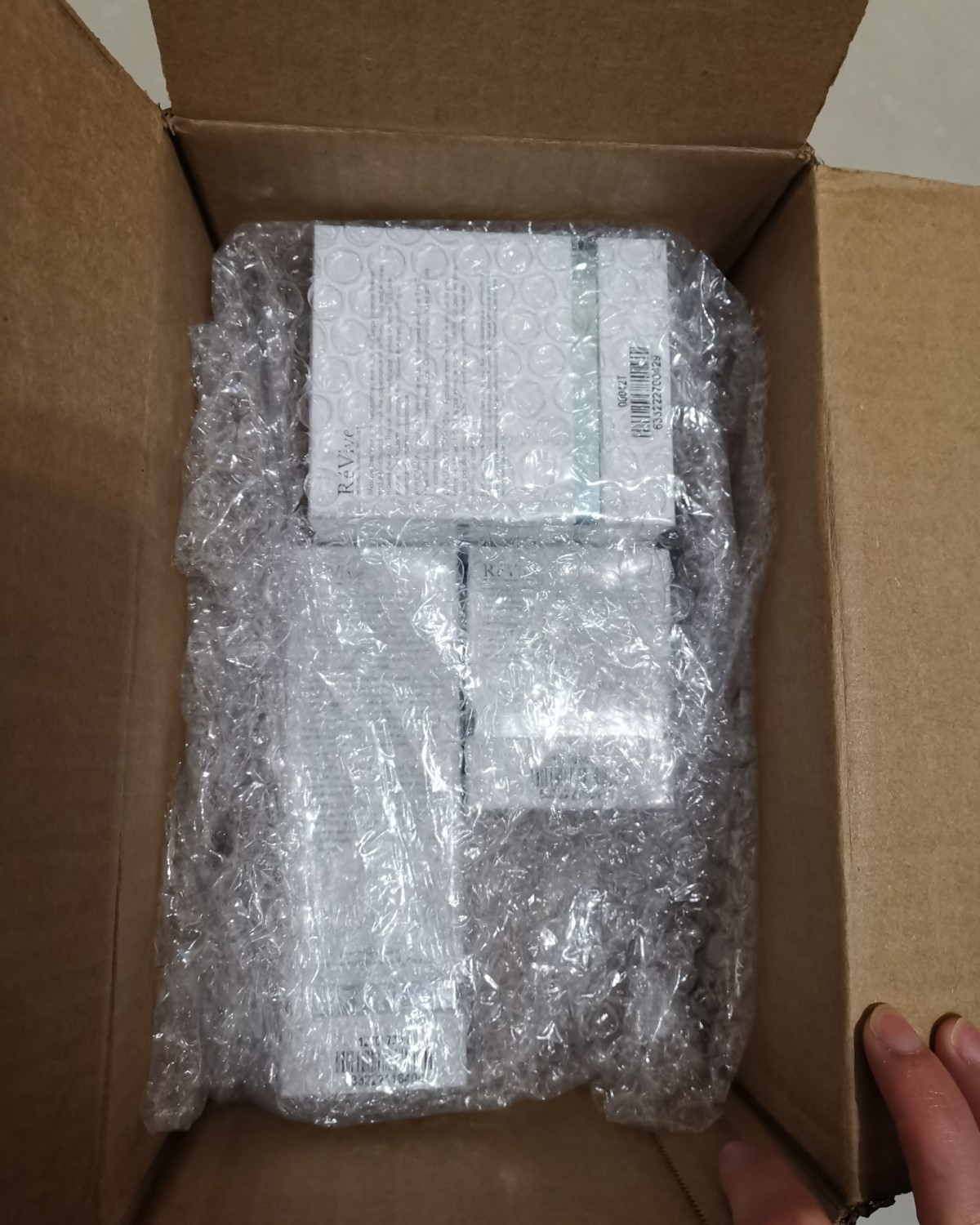 万年黑户第一次中大奖来报喜啦，利维夫的光彩眼部护理三件套，都