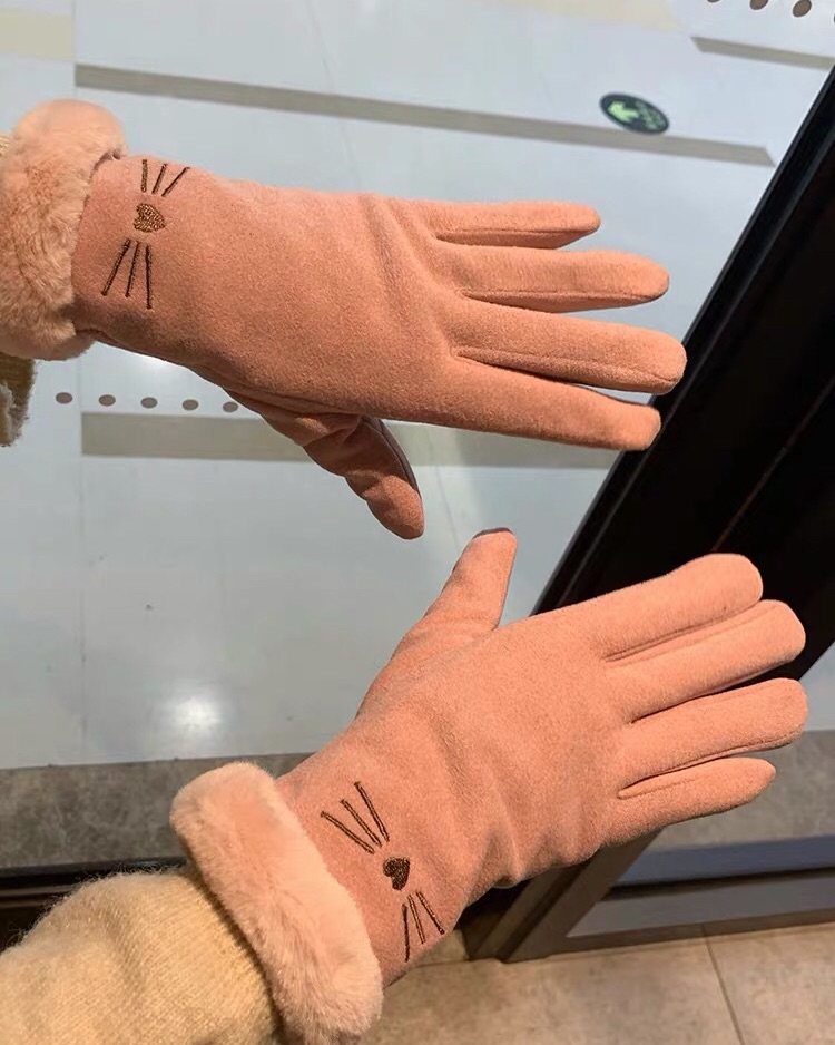 冬天出门的时候真的冻手，总不能一直将手插在口袋里，拿出来的时