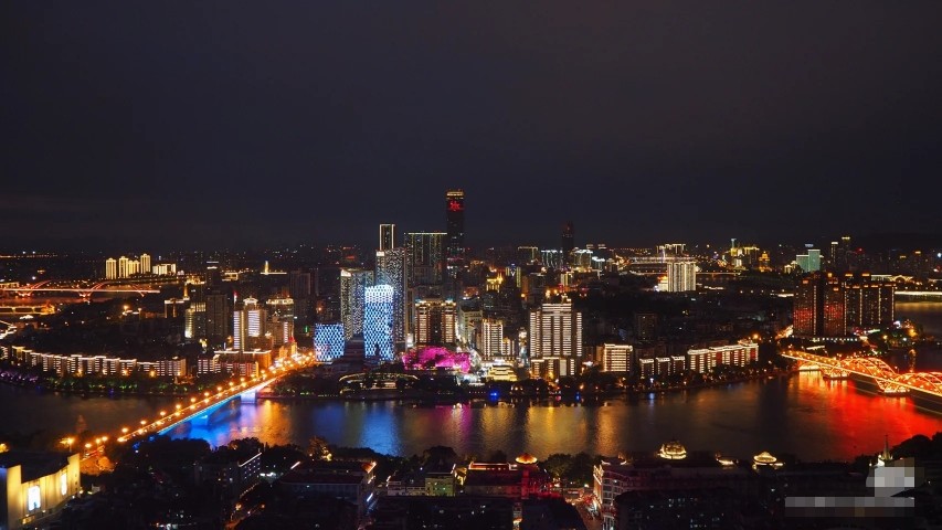 #我在这儿跨年#  🏠打卡城市：广西柳州  瞬间一眼晃过，