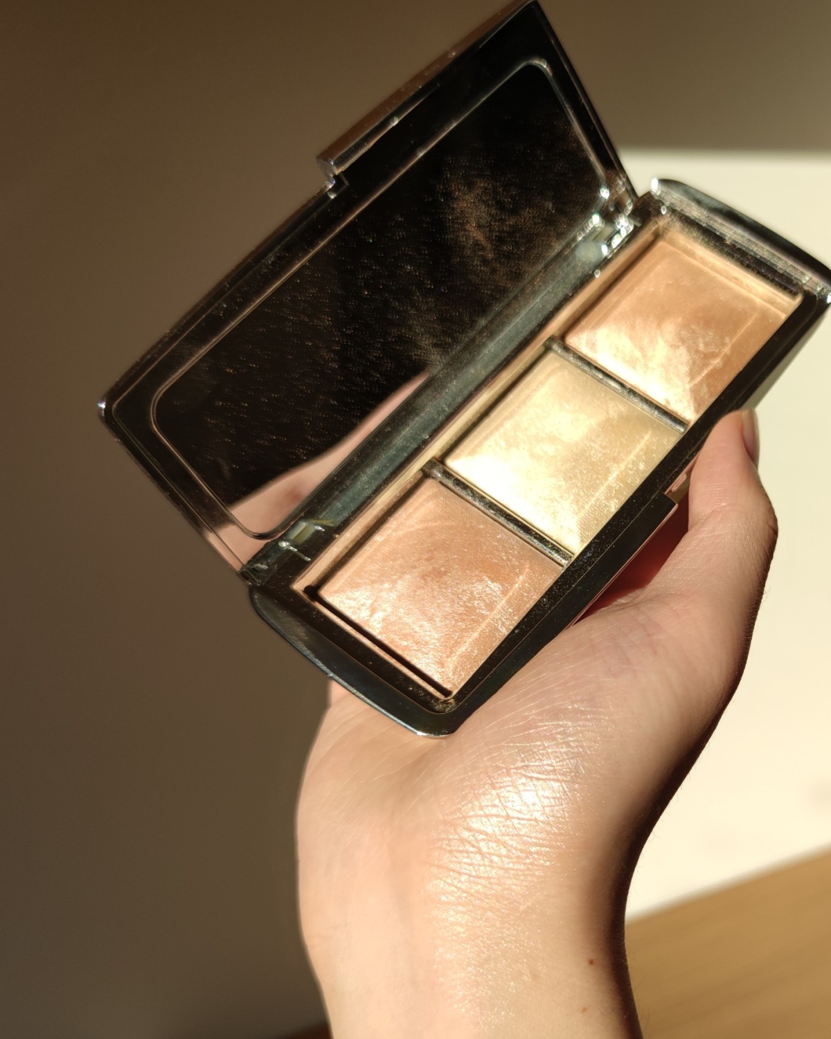 hourglass今年复刻的月兔三色高光绝对是我2020年使