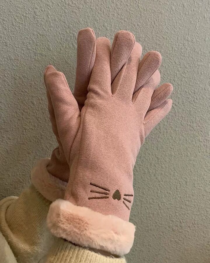 冬天出门的时候真的冻手，总不能一直将手插在口袋里，拿出来的时