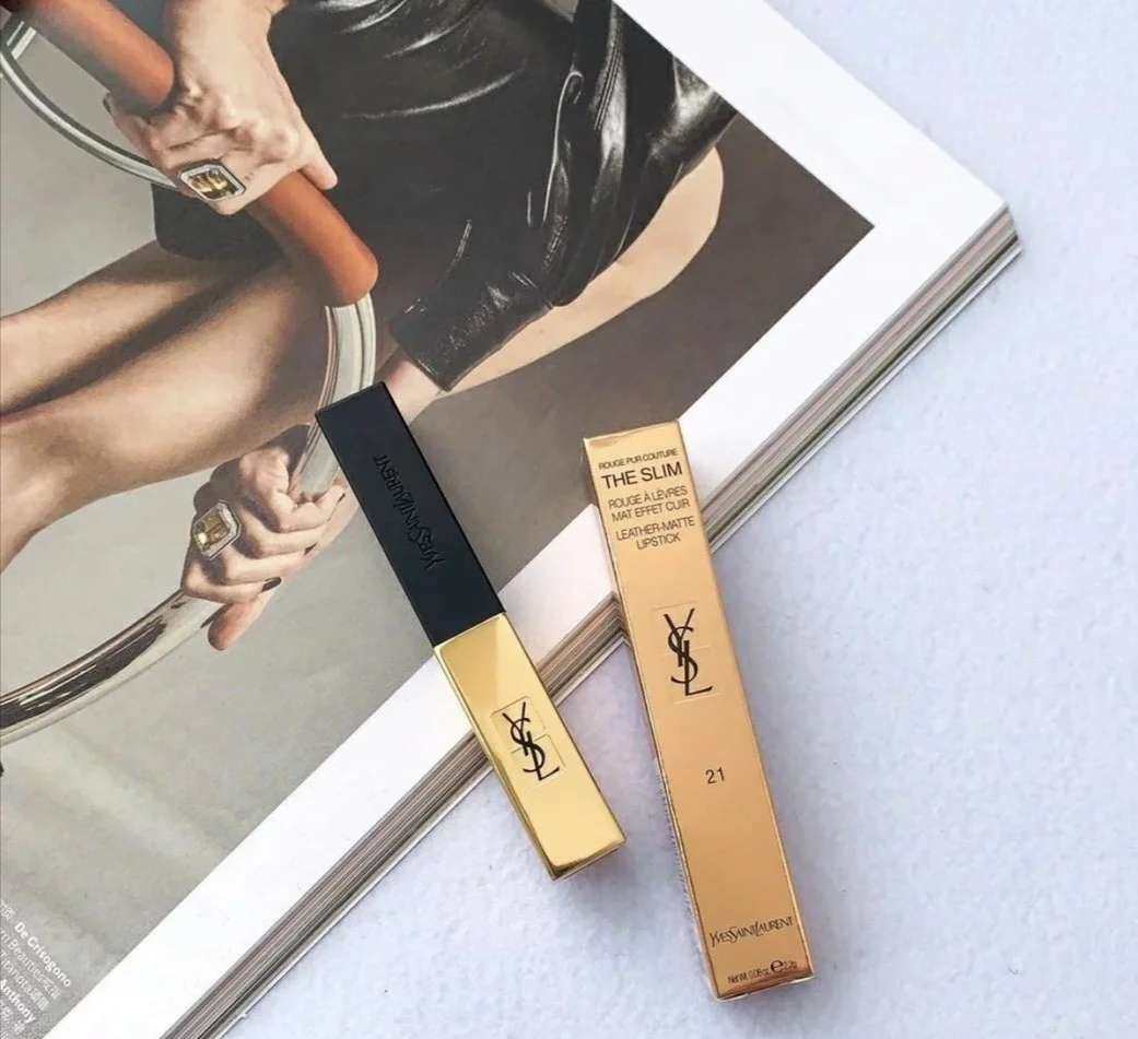 💋YSL小金条21  💋颜色：永远买不够的复古正红色，这