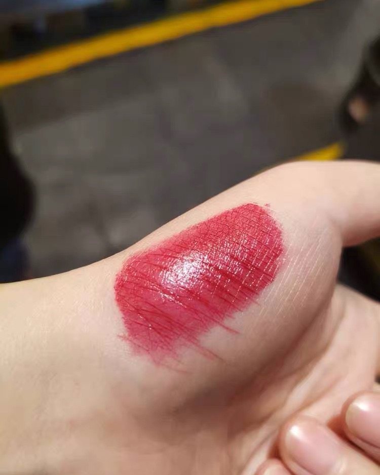 7天口红💄挑战-Day6—香奈儿154号唇釉  👉外观：
