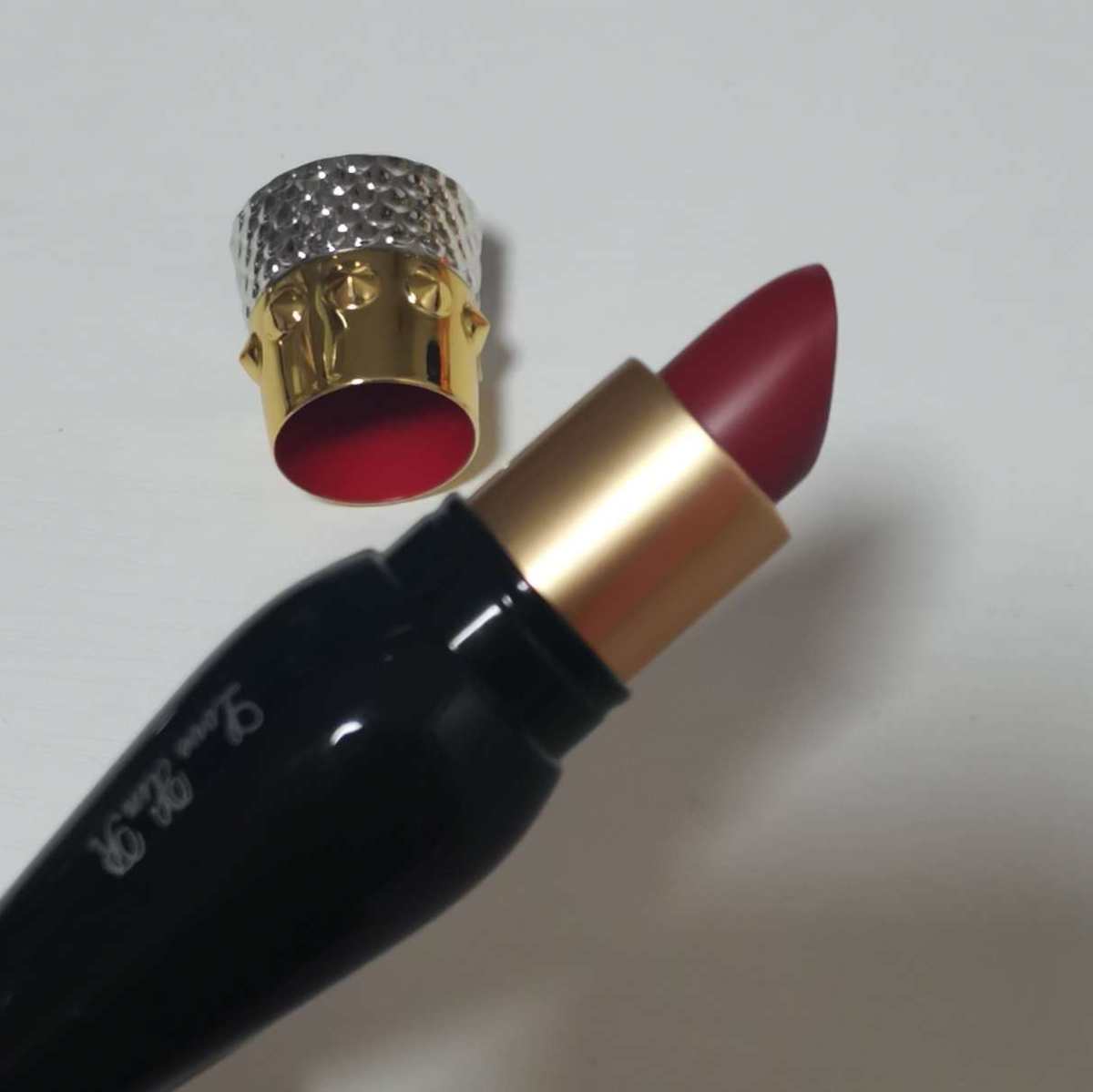 口红打卡Day 7✔--萝卜丁 💄这是我今年的第三支正红了