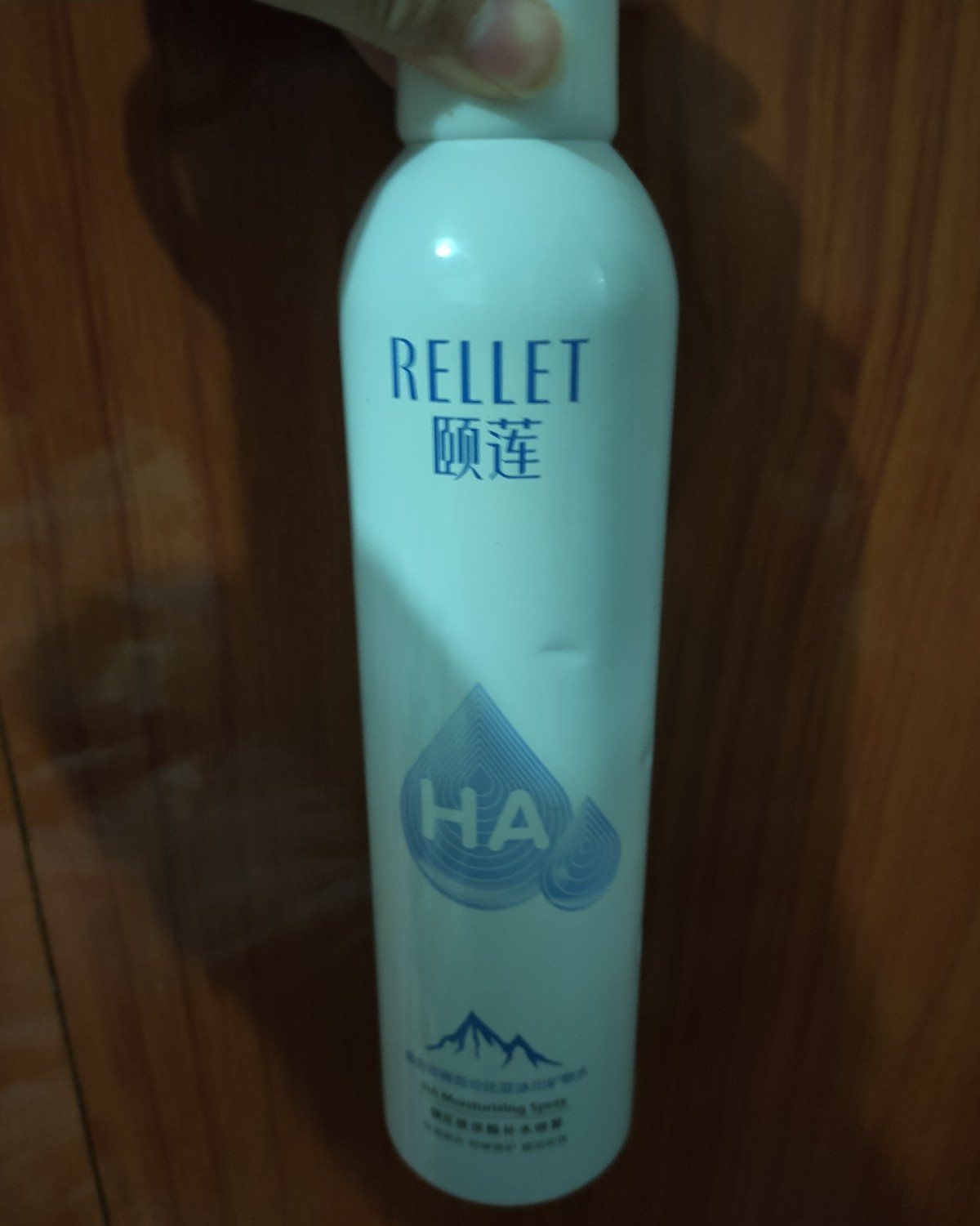 颐莲补水喷雾，开封了第二瓶，小的空瓶了，肤质夏季混油秋冬干，