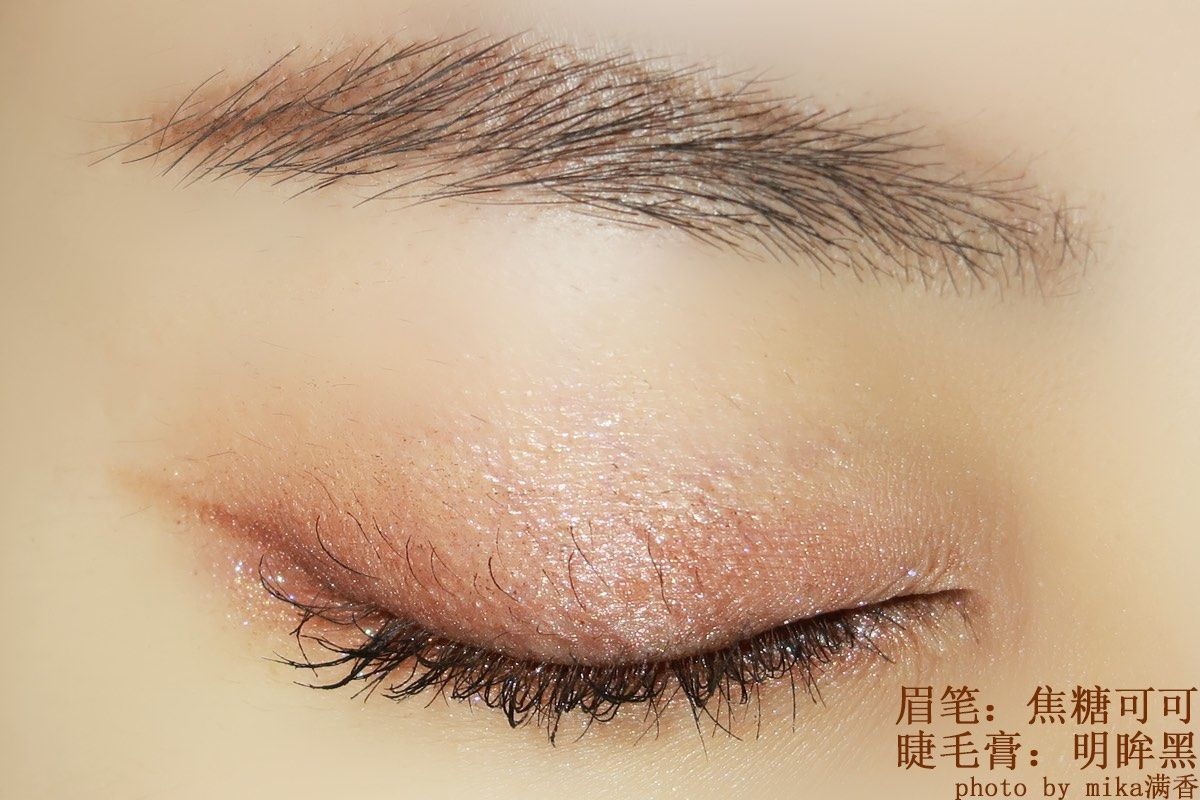 睫毛膏和眉笔就要搭配着来嘛 经常来看我功课的小伙伴应该很眼熟