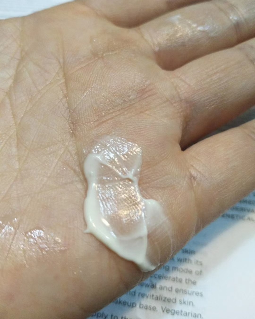 30ml才200多的安娜柏林眼霜，保湿效果好。