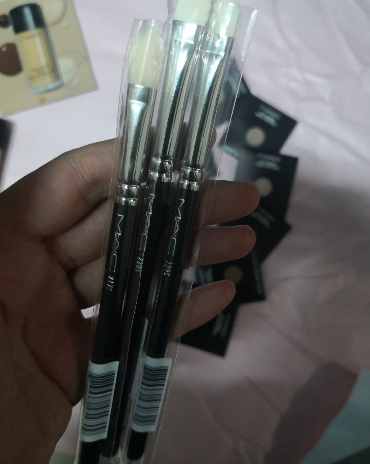 📦海淘开箱MAC 这次买的魅可是黑五做活动，多单合箱的。 